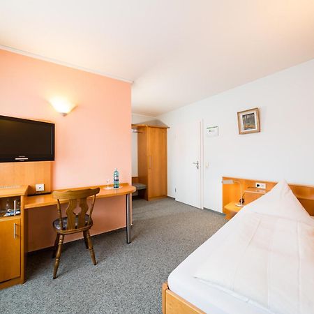 Hotel Restaurant Vater Rhein Worth am Rhein Ruang foto