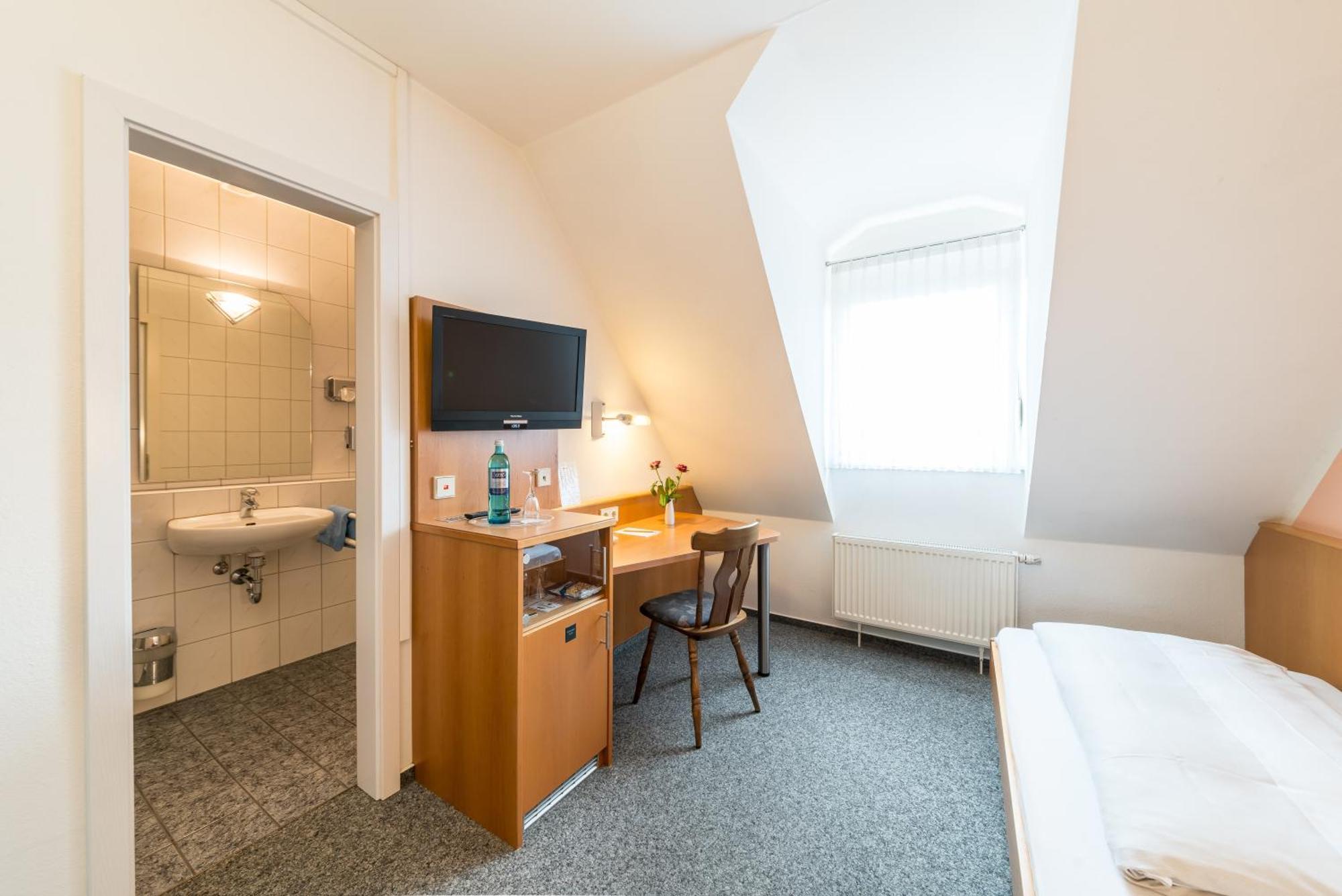 Hotel Restaurant Vater Rhein Worth am Rhein Ruang foto