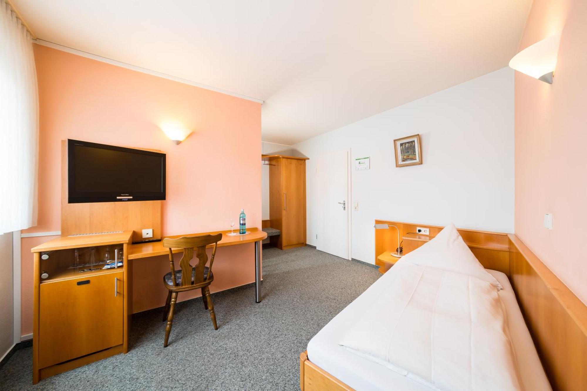 Hotel Restaurant Vater Rhein Worth am Rhein Ruang foto