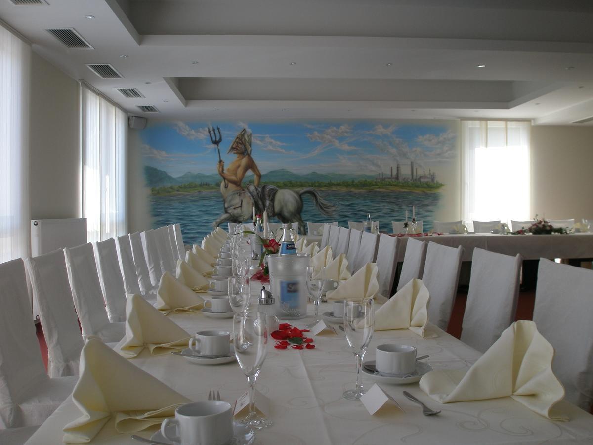 Hotel Restaurant Vater Rhein Worth am Rhein Bagian luar foto