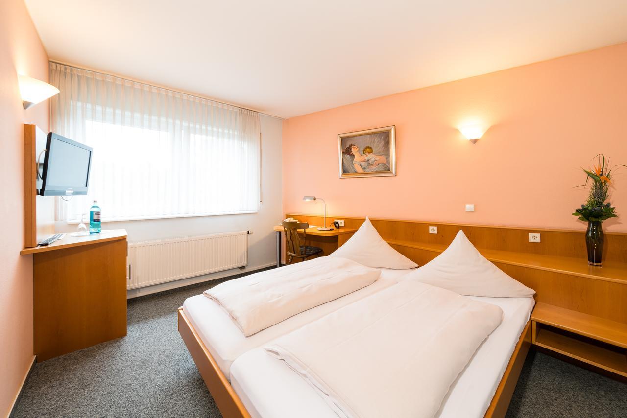 Hotel Restaurant Vater Rhein Worth am Rhein Bagian luar foto