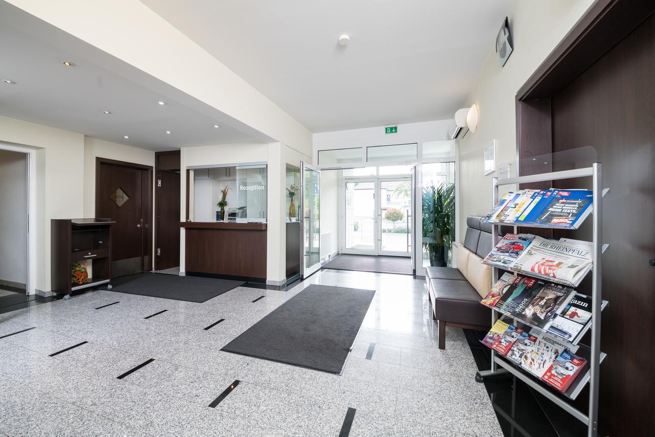 Hotel Restaurant Vater Rhein Worth am Rhein Bagian luar foto