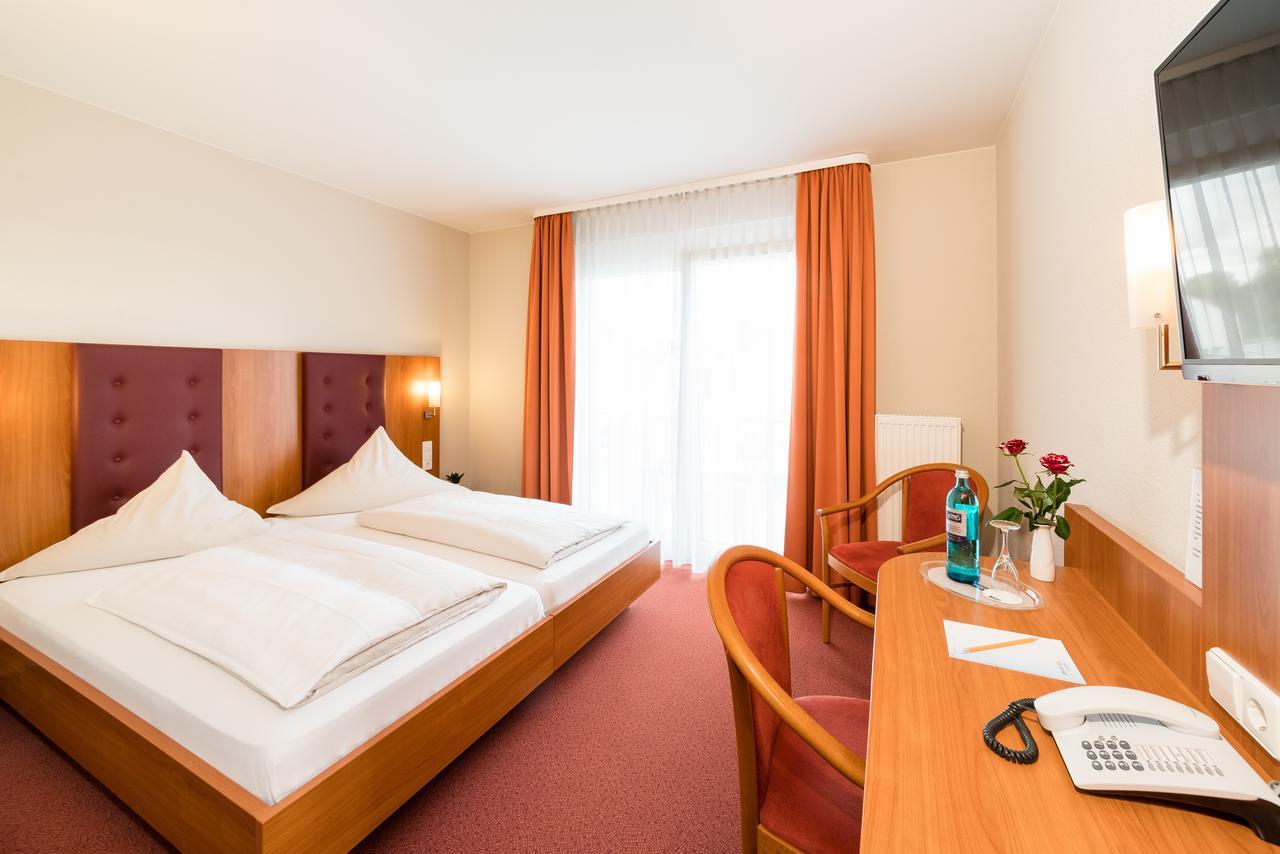 Hotel Restaurant Vater Rhein Worth am Rhein Bagian luar foto