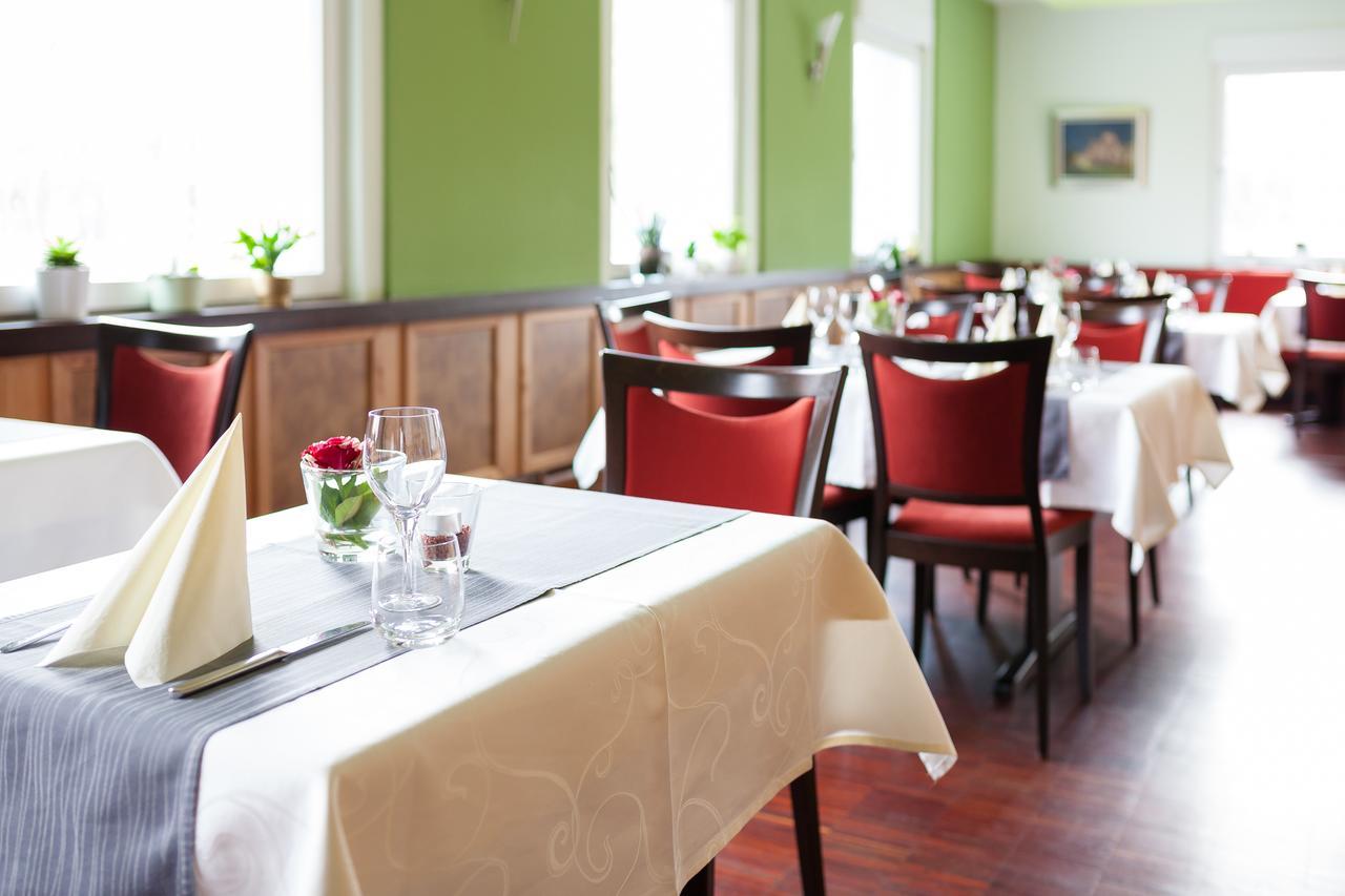 Hotel Restaurant Vater Rhein Worth am Rhein Bagian luar foto