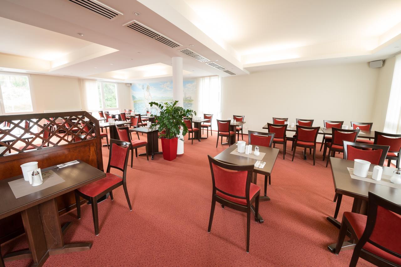 Hotel Restaurant Vater Rhein Worth am Rhein Bagian luar foto