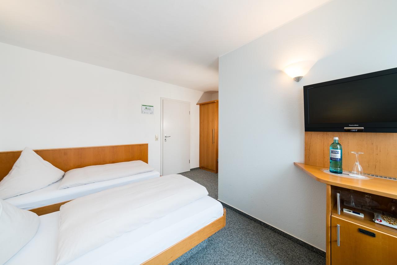 Hotel Restaurant Vater Rhein Worth am Rhein Bagian luar foto
