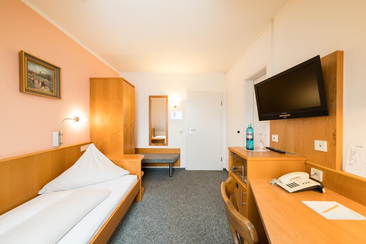 Hotel Restaurant Vater Rhein Worth am Rhein Bagian luar foto